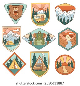 Conjunto de parches de bosque de Vector. Insignias de camping vintage dibujadas a mano. Perfecto para el logotipo de la camiseta, tarjeta de felicitación, cartel o diseño de impresión de vivero. Archivo de Vector EPS 10.