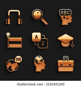 Establezca Vocabulario, Aprender idiomas extranjeros, Maletín, Límite de graduación, Bandera e icono Auriculares. Vector
