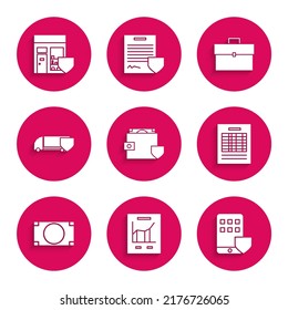 Establece cartera y dinero con escudo, gráfico de gráficos de documentos, seguro de Smartphone, documento de archivo de informe, pila efectivo de papel, camión de carga de entrega, maletín y icono de construcción de compras. Vector