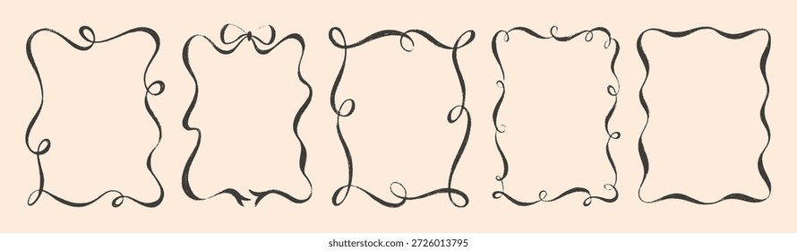 Set von skurrilen dekorativen Rahmen und Rahmen mit Schleifen und Bändern. Handgezeichnete gewellte squiggle lockige Bänder im Vintage-Stil. Crayon gezeichnete skurrile Rahmen für Hochzeit und Party-Einladung.