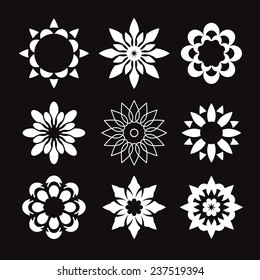 Set of white geometric flowers