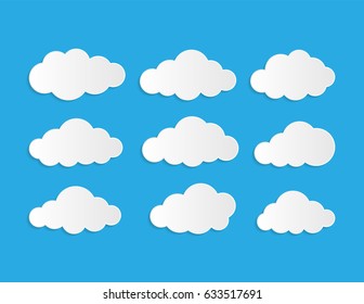 Conjunto de colección de nubes de papel blanco sobre fondo azul