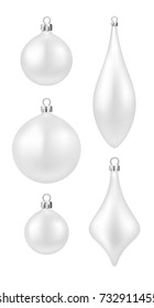 Conjunto de branco transparente isolado bolas de Natal figuradas. Modelo de ilustração vetorial.
