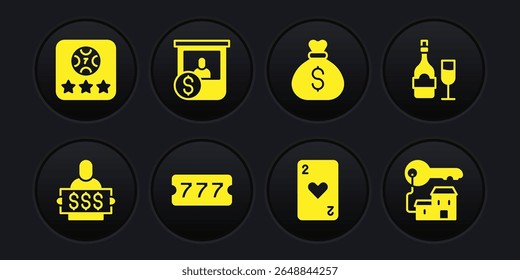Set Winner segurando o bilhete de prêmio, garrafa de champanhe com vidro, Loteria, Jogando coração de cartão, saco de dinheiro, troca de fichas de casino, chave de casa vencedora e ícone de jogo de mesa de poker online. Vetor