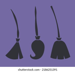 Conjunto de escobas de brujas. Atributo de Halloween de estilo plano negro.