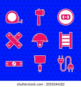 Colocar casco de seguridad de los trabajadores, navaja, enchufe eléctrico, escalera de madera, nivel de burbuja de la construcción, regla cruzada, toma eléctrica e icono de construcción de la ruleta. Vector