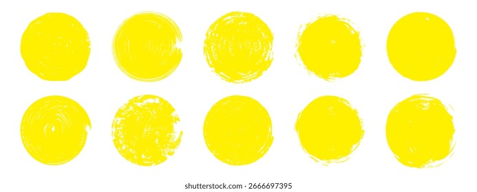 Conjunto de círculos ásperos de sol de pincel amarillo. Grunge mano dibujado sellos redondos. Elementos Abstractas del crayón en el fondo blanco