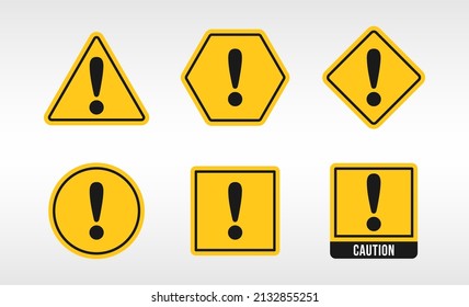 Conjunto de iconos de la marca de exclamación amarilla. signo de precaución en varias formas