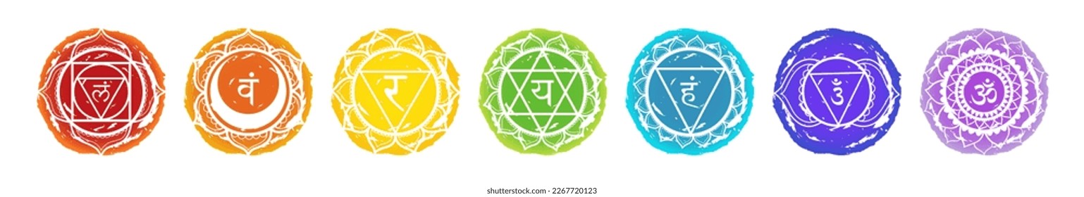 Siete símbolos chakras sobre fondo blanco usados en una variedad de prácticas de meditación antiguas.