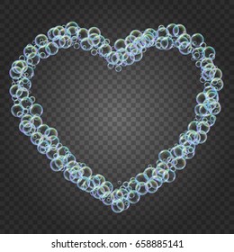 Espuma de champú en forma de corazón con burbujas de agua realistas sobre fondo transparente. Limpieza de espuma de jabón líquido para baño y ducha. Champú de burbujas de arco iris. Volante de la piscina e invitación.