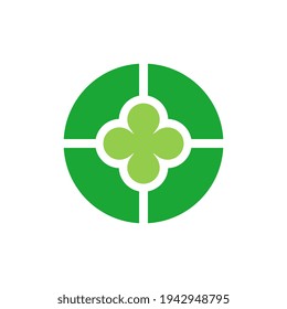 Shamrock icon design, clover leaf logo template - Vector