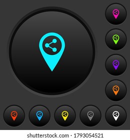 Compartir los botones de inserción oscuros del mapa del GPS con iconos de color vívido en fondo gris oscuro
