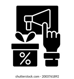 Compartir un post para obtener un descuento sobre el icono de glifo negro. Obtención de descuentos para actividades en redes sociales de tiendas. Reducción de precios. Símbolo de silueta en el espacio blanco. Ilustración aislada del vector
