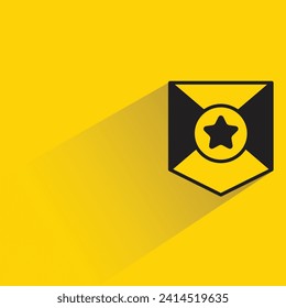 Schildsymbol mit Schatten auf gelbem Hintergrund