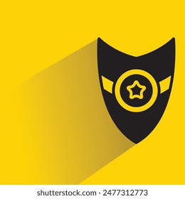 icono de escudo con sombra sobre fondo amarillo