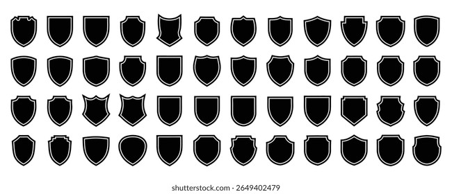 Vetor de ícone de escudo isolado no fundo branco. segurança, emblema, crista, segurança, decoração, símbolo heráldico. 