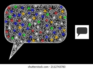 Mensaje de comentarios de malla brillante con puntos de luz multicolor. Marco vectorial iluminado creado a partir del símbolo de mensaje de comentario. Mensaje de comentario de malla de la canal esparcido, sobre fondo negro.