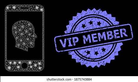 Perfil de teléfono celular de malla brillante con focos de luz, y imitación de sello de rosette corroída por Vip Member. Modelo vectorial iluminado creado a partir del icono de perfil del teléfono móvil.