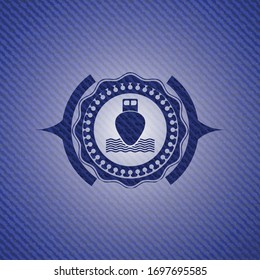 icono de barco dentro del fondo del jean
