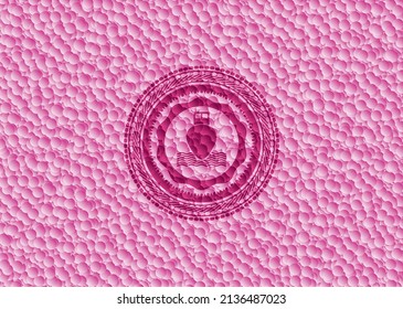Schiffssymbol innerhalb eines rosafarbenen Badges mit Blasenhintergrund. Vektorgrafik. Detaillierte Angaben. 