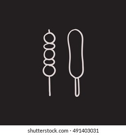 Icono de boceto vectorial de shish kebab aislado en el fondo. Hand dibujó el icono de Shish kebab. Icono de sketch de Shish kebab para infografía, sitio web o aplicación.
