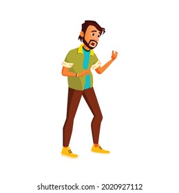impactado hombre mirando la peligrosa serpiente en el vector de dibujos animados de césped. impactado hombre mirando a una peligrosa serpiente sobre el personaje de la hierba. ilustración de dibujos animados planos aislados