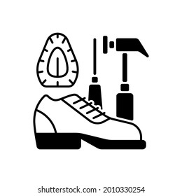 Shoe repair and reconditioning black linear icon. Professional shoemaker workshop. Fix boots. Clothing alteration and repair services. Outline symbol on white space. Vector isolated illustration