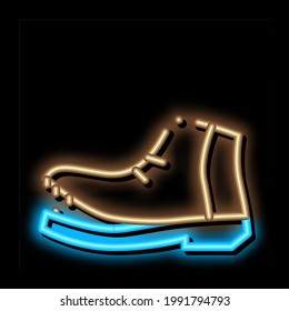 Shoe Torn Sole neon light sign vector. Glowing bright icon Shoe Torn Sole sign. transparent symbol illustration