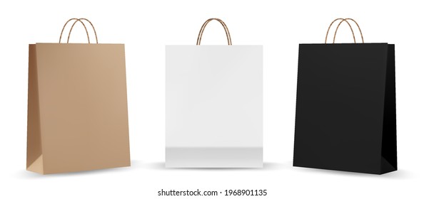 Burlas de compras. Paquete de papel aislado en fondo blanco. Burla realista de las bolsas de papel artesanal.