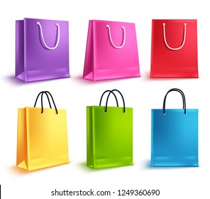 Juego vectorial de bolsas de compras. Colorida colección de bolsos de papel vacíos para tiendas y elementos de diseño promocional aislados en blanco. Ilustración vectorial.
