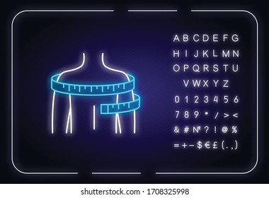 Icono de luz de neón circunferencia de hombros. Efecto luminoso exterior. Mediciones del tamaño de la ropa, símbolo de la confección con alfabeto, números y símbolos. Ilustración de color RGB aislada por vectores