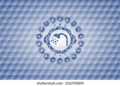 Duschsymbol in blauem Hexagon-Emblem. 