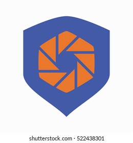 shutter in shield, logo design, shutter in shield vector