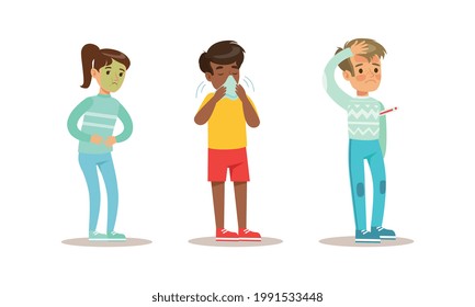 Niños enfermos que sufren de diferentes síntomas, niños y niñas con náuseas, nariz rúnica, vómito de fiebre Ilustración