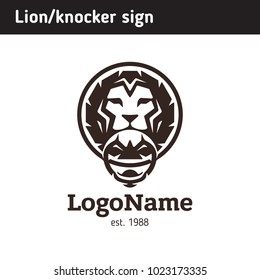 Sign knocker in the form of a lion's head