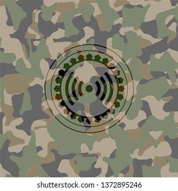 signal icon inside camo emblem