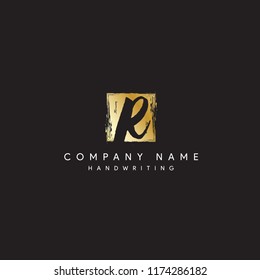 signature R logo