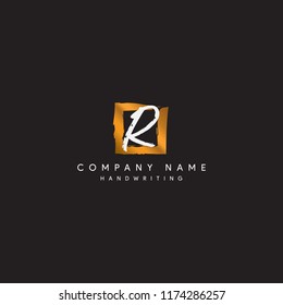signature R logo