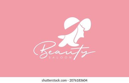 mujer de la belleza de la silueta con el logotipo del sombrero de verano para el salón de belleza, boutique, cosmética y spa