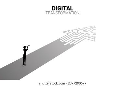 Silhouette de empresario mirando a través del telescopio en el camino con circuito de línea de conexión de puntos. concepto de transformación digital de los negocios.