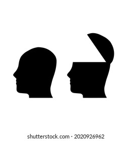 Silhouette de la cabeza. La mente abierta y la conciencia. Concepto psicológico del nuevo conocimiento.