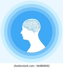 Silueta de la cabeza humana con el cerebro.