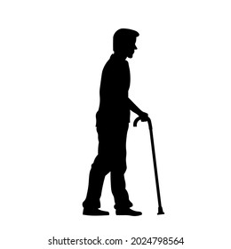 Silhouette de un hombre caminando con un bastón. Concepto de vejez, ceguera, enfermedades de la columna vertebral o de la articulación, personas de edad avanzada