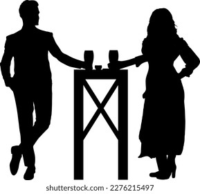 Silhouette: hombre y mujer de pie en la mesa bien vestidos y tomando un trago - cita, conociéndose, conversación