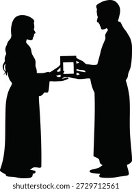Silueta de dos personas intercambiando un Pequeño rectangular aislado sobre fondo transparente intercambio
