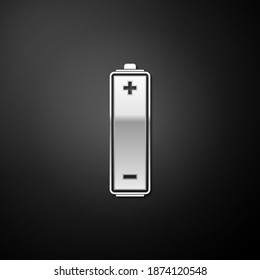 Icono de la batería de plata aislado en fondo negro. Estilo de sombra larga. Vector.