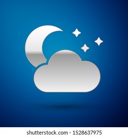 Silver Cloud with moon and stars icon isolated on blue background. Cloudy night sign. Sleep dreams symbol. Night or bed time sign.  Vector Illustration
