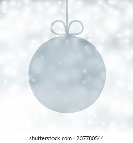 El fondo plateado desenfocado con la bola de navidad redonda. Ilustración vectorial.