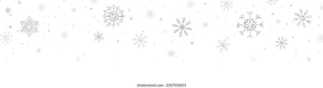 Los copos de nieve con brillo plateado caen sobre fondo blanco. Borde de copos de nieve gris con un adorno diferente. Marco navideño de lujo. Ornamento invernal para embalaje, tarjeta, pancarta. Ilustración vectorial.