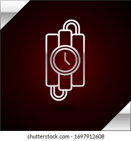 Silver Line Detonate Dynamite Bombe-Stick und Timer-Uhr Symbol einzeln auf dunkelrotem Hintergrund. Zeitbombe - Explosionsgefährdungskonzept. Vektorillustration-Illustration